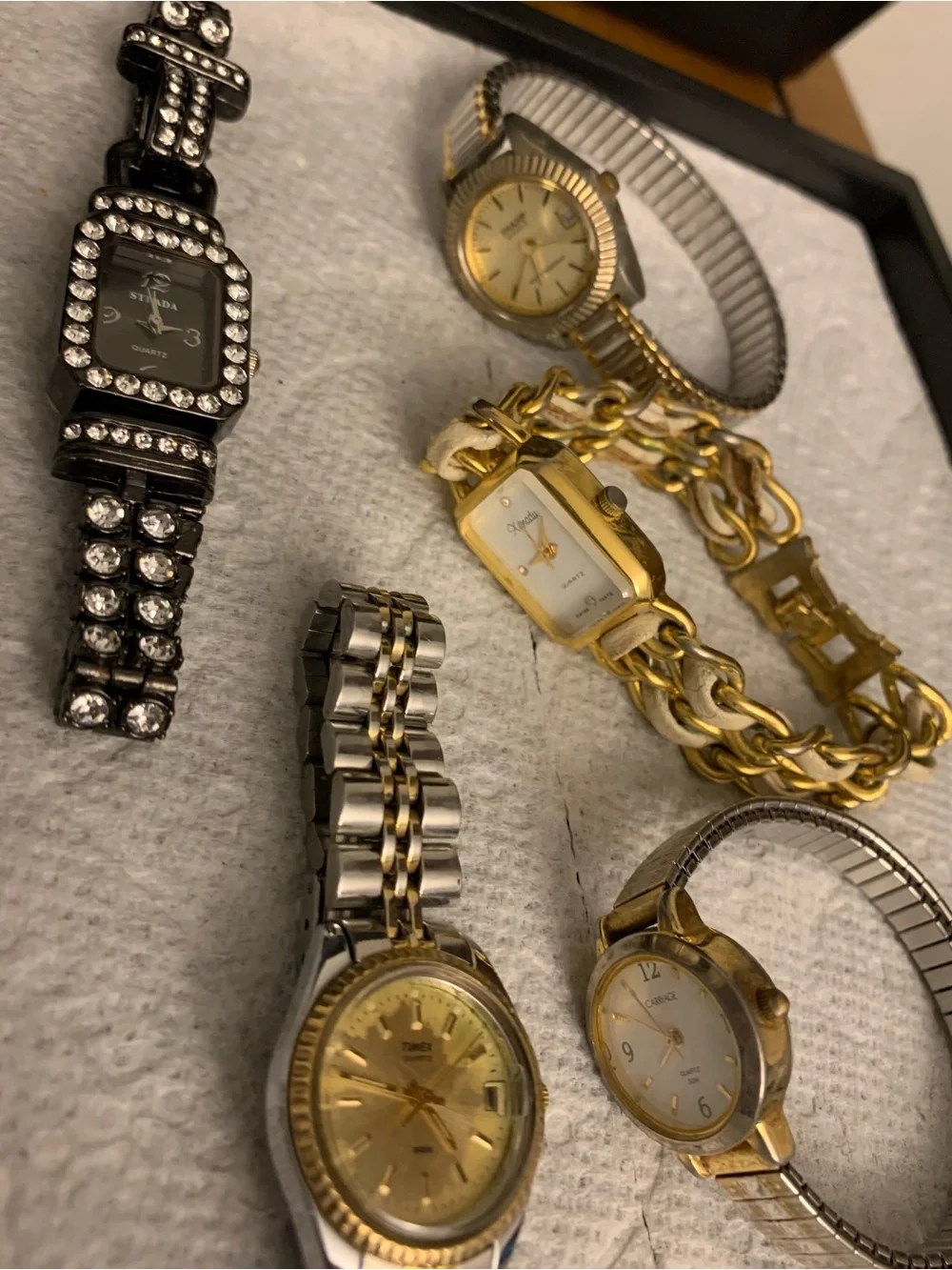 Ladies 10 PC Watch Lot,Some Brand Names,including Timex,Pulsar,Collezio and .